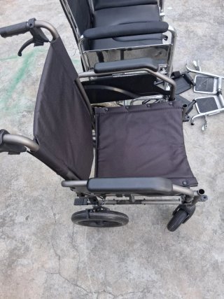Silla de ruedas de tránsito premium | Plegable |