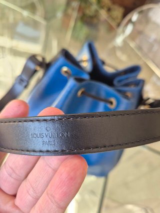 Bolso Louis Vuitton Noe Noe Epi Piel Azul y Negro