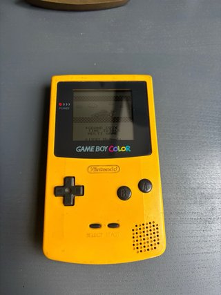 Nintendo Game Boy Color Amarillo + 1 Juego