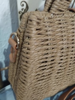 Bolso de mano rígido de Rafia