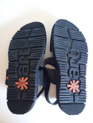 Sandalias Art Negras.