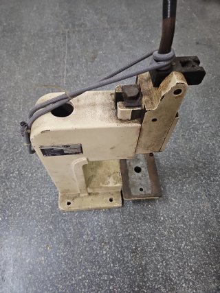 Prensa manual Agme PMA-1