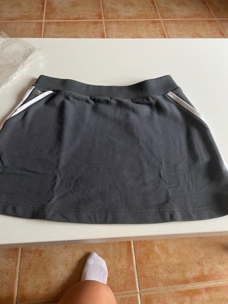 Falda Tenis Lacoste Gris y Blanca