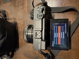 Sony A6100 + 2 objetivos (16-50mm y 24-70mm)
