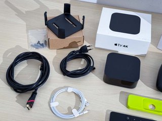 Apple TV 4K HDR 64 Gb con Mando Steelseries Nimbus