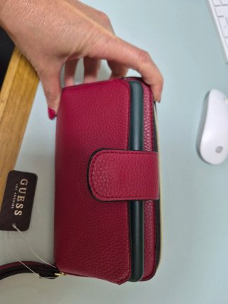 Cartera Guess y para movil