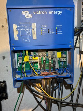 Inversor Victron Quattro 24/5000