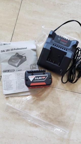 Cargador y Batería Bosch Profesional 14,4V4Ah