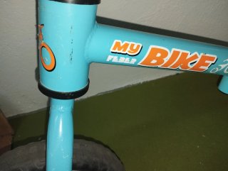 Bicicleta de equilibrio infantil azul