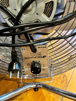 Ventilador de suelo metálico