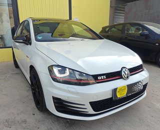 Volkswagen Golf GTI Performance 2.0 TSI 230CV DSG BMT