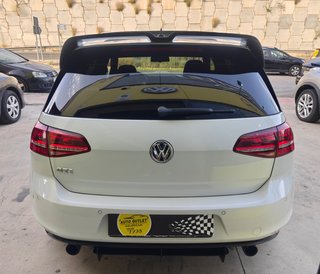 Volkswagen Golf GTI Performance 2.0 TSI 230CV DSG BMT
