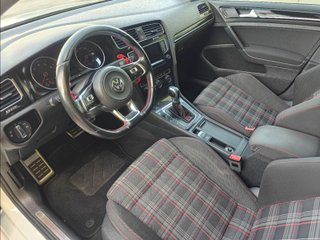 Volkswagen Golf GTI Performance 2.0 TSI 230CV DSG BMT