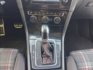 Volkswagen Golf GTI Performance 2.0 TSI 230CV DSG BMT