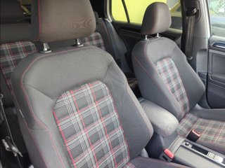 Volkswagen Golf GTI Performance 2.0 TSI 230CV DSG BMT
