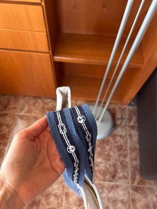 Bolso de tela beige y azul