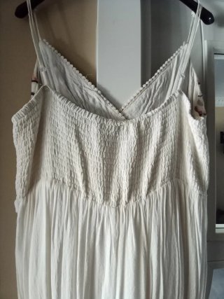Vestido blanco estilo ibicenco
