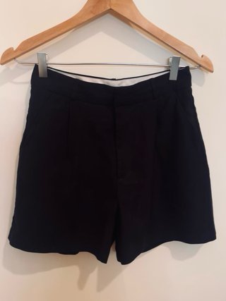 Shorts negros Stradivarius
