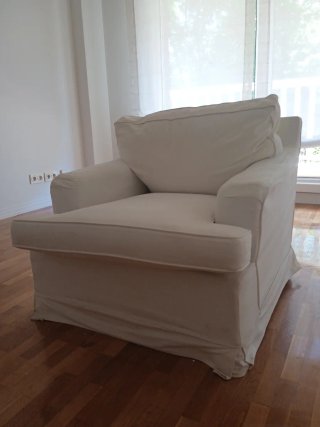 Sillón de tela blanco