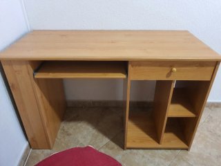 Escritorio y silla de estudio