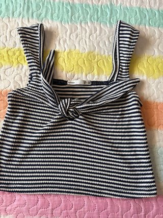Top rayas nudo delantero