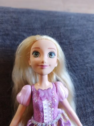 Muñeca Rapunzel Disney Morada