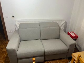 Sofá de tela beige/gris