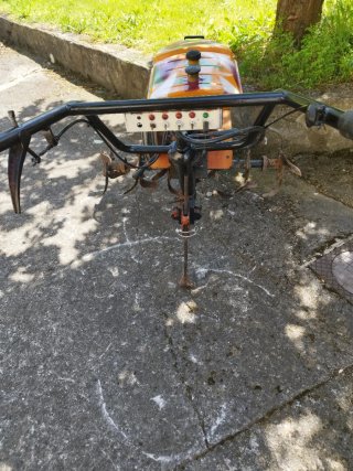 Motoazada / Motocultor Naranja