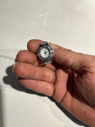 Anillo Reloj IK Quartz Plata y Blanco