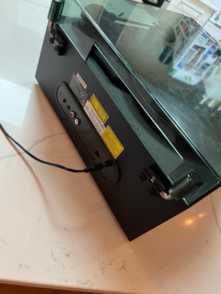 Tocadiscos Vintage Negro y Dorado