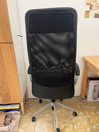 Silla de oficina ergonómica negra