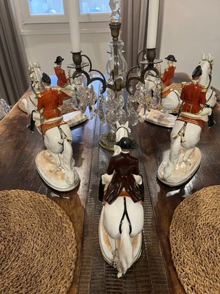 11 Lipizanos de Porcelana Viena con vitrina