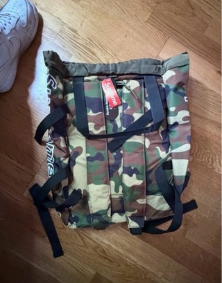 Mochila Supreme Camuflaje