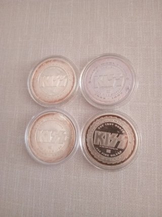 4 onzas plata pura Grupo Kiss . NO HAGO ENVÍOS .