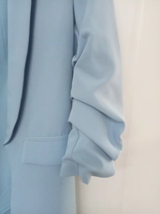 Blazer azul cielo manga 3/4