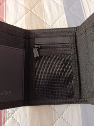 Cartera de bolsillo negra. Nueva a estrenar