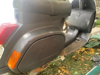 Vespa 125 negra