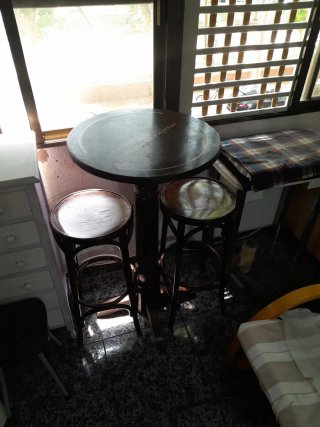 Mesa alta vintage de madera
