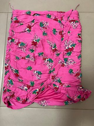 Vestido rosa floral fruncido