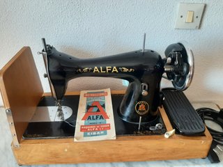 Máquina Coser Alfa Modelo A Eléctrica + Manual