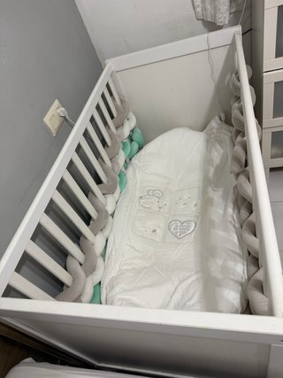 Cuna blanca con colchón
