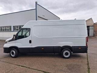 IVECO 35S13 FURGON 12 M3  2020