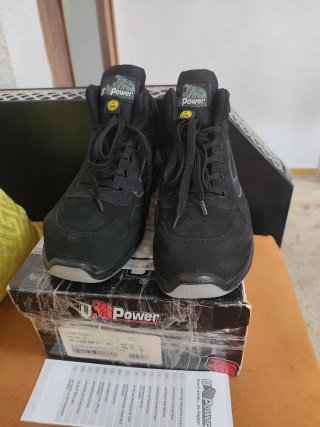 Botas U-Power Talla 44 Nuevas Caja