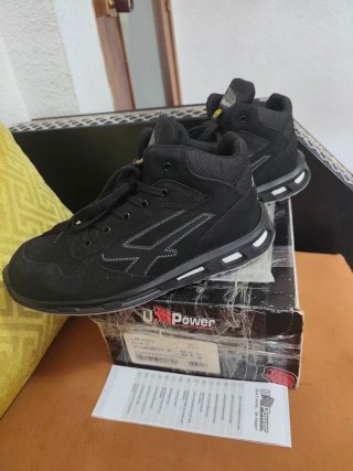 Botas U-Power Talla 44 Nuevas Caja