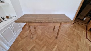 Mesa de madera rústica