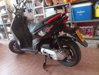Piaggio 2021 Scooter Negra