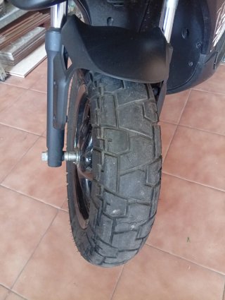 Piaggio 2021 Scooter Negra