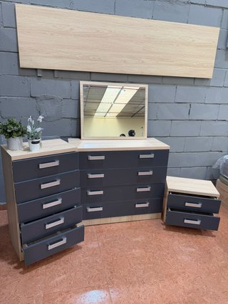 Cómoda 5 cajones gris y madera