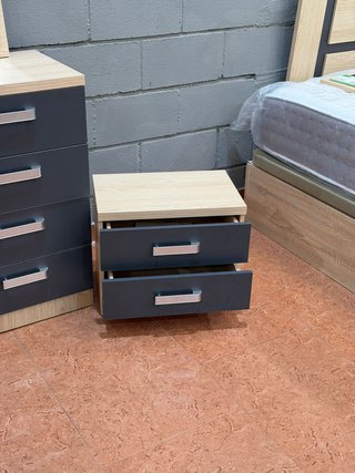 Cómoda 5 cajones gris y madera