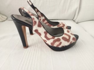 Zapatos de fiesta charol y animal print